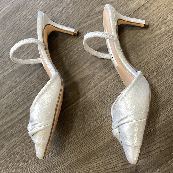 New like condition never worn Nina Nemera Pointed Toe Mule all occasion heels. - Picture 1 of 8